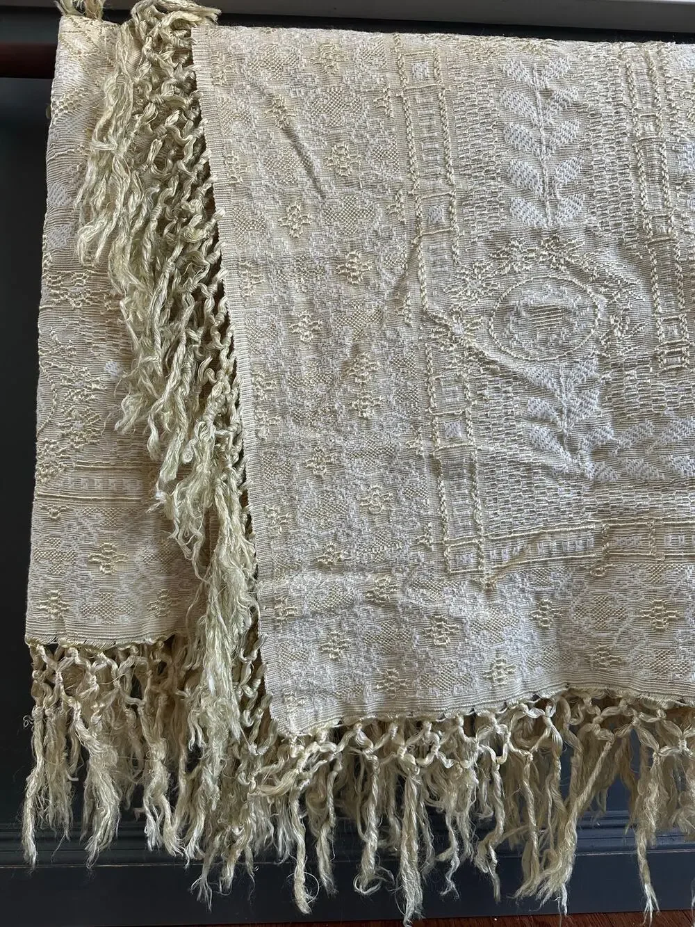Vintage Damask Bedspread Fringesd Light yellow pale Jacquard twin/full 86x72”
